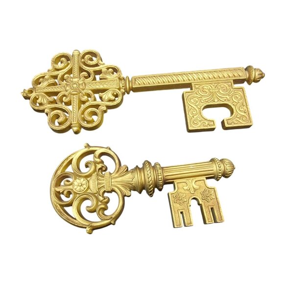 Set Of 2 Vintage DART Gold Decorative Wall Keys Hollywood Regency Ornate Syroco - Picture 1 of 3